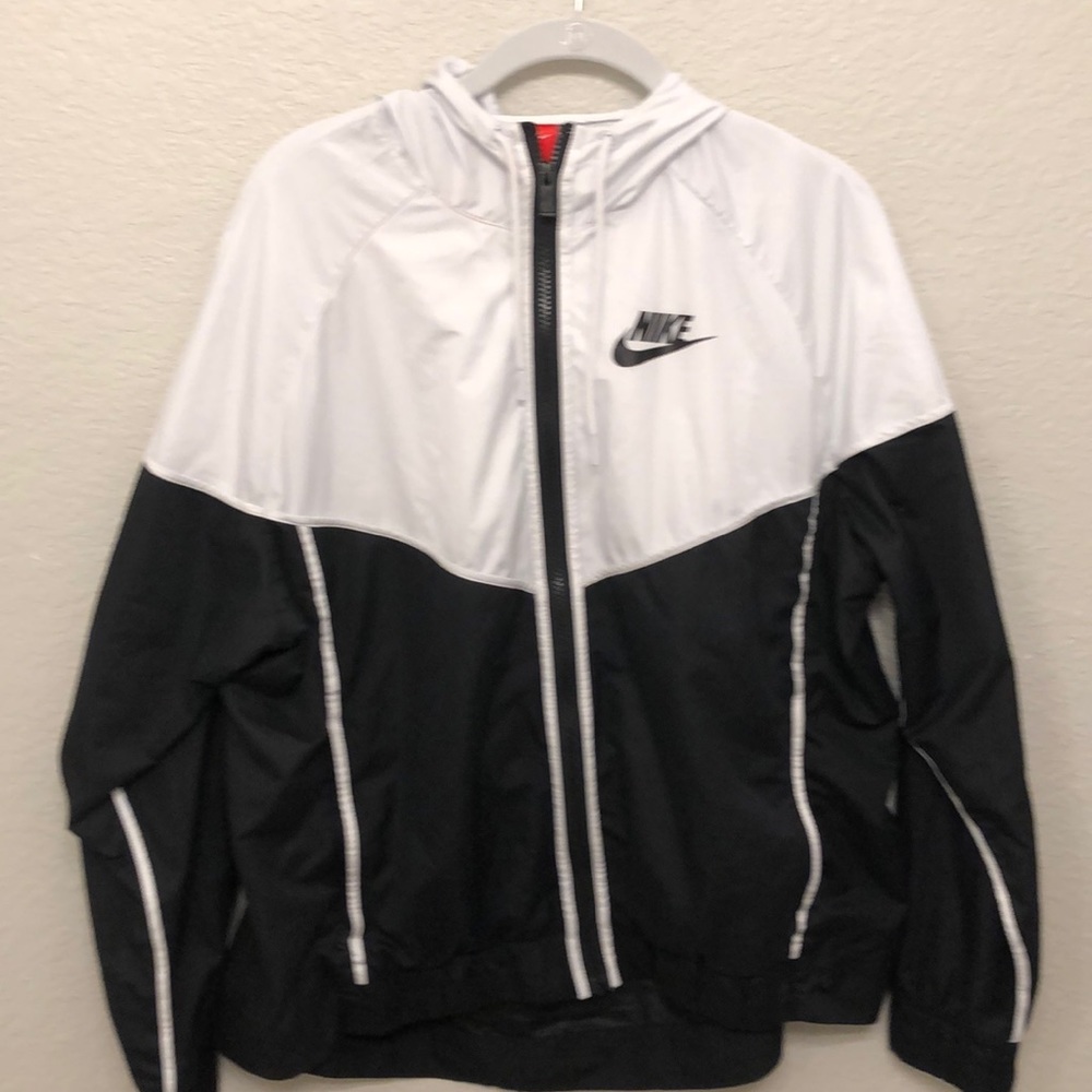 Black and white Nike windbreaker